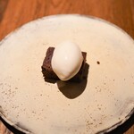 No Code - チョコレートのブラウニー、ホワイトチョコのアイス