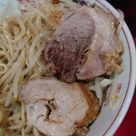 ラーメン二郎 - ラーメン小・つけ麺（ヤサイ・アブラ）