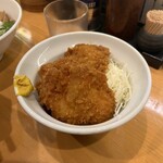 斗香庵 HIGASHI - タレカツ丼