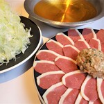 Maru - かも肉　　　・　　かもつくね　　・　　さらしねぎで食べる  まる特製　鴨なんばん鍋