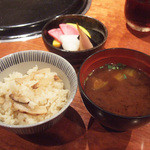 よろにく - 松茸ごはん、赤だし、お新香