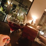 ワイナリーステイ トラヴィーニュ - ハッピータイムに赤ワインを１杯