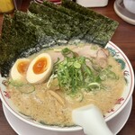 ラーメン魁力屋 - 味玉ラーメン　＋海苔