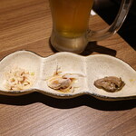 炭火と笑いの台所 とりすけ 難波本店 - 付きだし(席料)(350円)