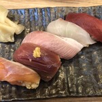 貝・刺身専門店 たか田 - おまかせ地魚鮨5貫　759円