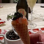 プチレストラン ブーケ・ド・フランス - Montaudon Classe Mとコーンにたっぷりの縞海老とキャビア
