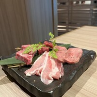 近江うし 焼肉 にくTATSU 青山本店 - 