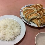 川純餃子専門店 - 餃子中盛とライス