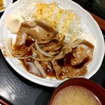Kajiya Bunzou - 生姜焼き定食の右側