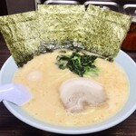 横浜家系ラーメン 魂心家 - 醤油ラーメン普通