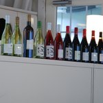 ココファームワイナリーのワインが並びます。