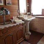 ラ・ターブル・ド・トリウミ - 住めそうな２階トイレ