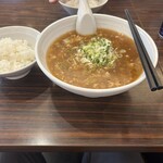 珍味閣 - 担々麺（中辛）　サービス半ライス　８５０円