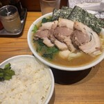 横浜家系ラーメン 満月家 - 