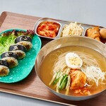 tareyakinikutotsutsumiyasainosemmontenyakinikukuruton - 冷麵定食