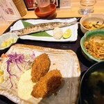 Torafuku - 秋刀魚と牡蠣フライの2種盛り定食