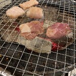 肉の寅屋 - 