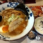 弟子屈ラーメン - 魚介しぼり醤油＋無料山わさびご飯