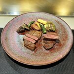 神戸牛 個室 ステーキ 吉祥 - ・新鮮野菜の鉄板焼き（紅くるり大根、ステーキ椎茸、鳴門金時、青茄子、オクラ）
      ・鹿児島県産黒華牛サーロイン50g
      ・仙台牛フィレ50g