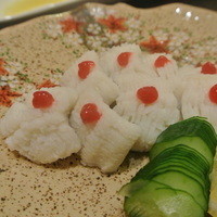 鮨駒 - 鱧の湯引き