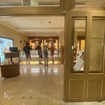 The Peninsula Boutique & Café - 