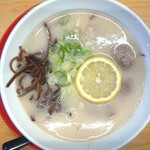 博多豚骨ラーメン 一純屋 - 豚骨塩ラーメン(¥800)