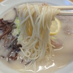 博多豚骨ラーメン 一純屋 - 豚骨塩ラーメン(¥800)