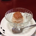 蛇の目寿し - デザート。
      リンゴのアイス。