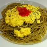 Trattoria M's - スクランブルエッグ乗せバジルパスタ