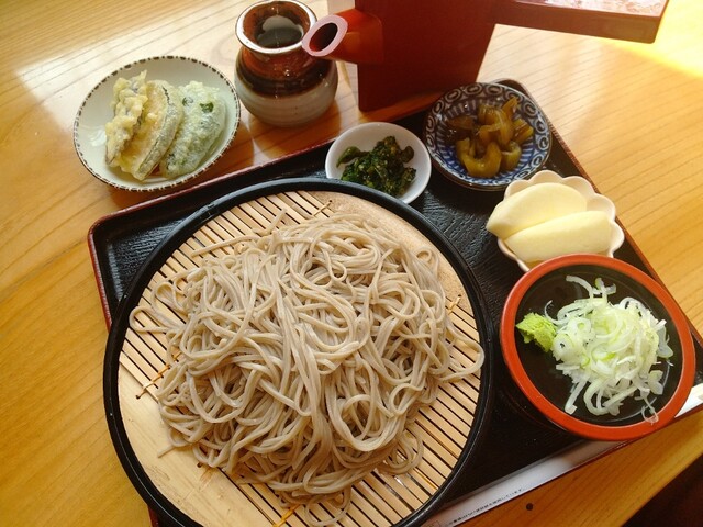 猿楽そば - 養鱒公園（そば）の写真