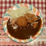 Kicchinsebum machino hambaguyasan - 本日のC定食（ポークカレーいろいろ定食） ¥800 のポークカレー（ホタテクリーミーコロッケ、唐揚げ、チキンカツ）