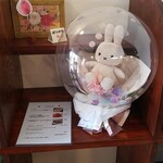 キッチン ブルー グローブ - 後ろの席にはうさぎのオブジェ、会計時女史は皆、かわいいを連発！