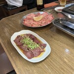 お肉家てらもと - 生タン　塩レバー