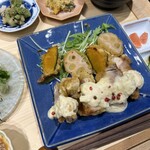 象印食堂 - 鶏と秋野菜の唐揚げ。らっきょうの食感が特徴のタルタルソース。美味しい