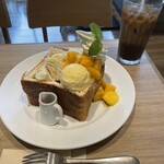 CAFE＆BAKERY MIYABI - トロピカルマンゴーハニートースト