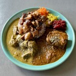Spice curry mokuromi - カレー3種  ポーク・ラムとマッシュルーム・魯肉飯