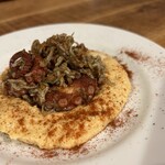 CHIISAKATTA ONNA - タコ＆しらすクミンソテーとフムス