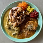 Spice curry mokuromi - カレー3種  ポーク・ラムとマッシュルーム・魯肉飯