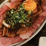 Taishuu Yakiniku Ryueru - ユッケらしくないユッケ　美味しかった。