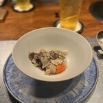 焼肉牛印 - 黄身を潰してすき焼きとして