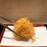 てんぷら 近藤 - 甘みと食感が秀逸なエアリアルにんじん