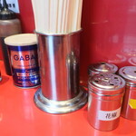ラーメン二郎 - 卓上調味料