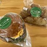 Cotti菜 - 月見バーガー320円と紅茶のミニクロワッサン3つで120円(⁎⁍̴̛ᴗ⁍̴̛⁎)