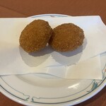 Resutoran Kuresento - 最初に配膳される本日の魚料理（蟹クリームコロッケ）