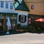 カフェ クロワッサン - ケーキ屋さんと繋がってます。