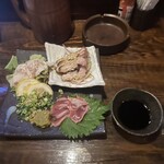 Minato Yaki Tori Hompo - 肉刺し三点盛り（小）