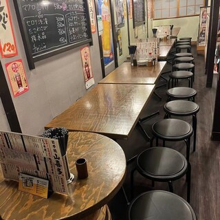 テーブルを繋げて団体様の貸切も可能です！