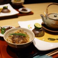 個室和食 肉割烹 吟次郎 品川駅前店 - 牛舌刺身と季節野菜の釜炊き