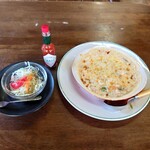 モカコーヒー - ●エビドリアランチ　980円
流石にドリアで大盛りは無いかなあ❔
しかし言ってみるのは無料❔（笑）

「ドリアの大盛りって出来ますか❔」と話してみたら
「出来ます！」とのこと
●ドリア大盛り　100円