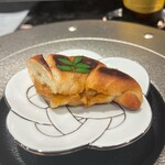 mahoroba 鉄板 - 山椒香る海老パン